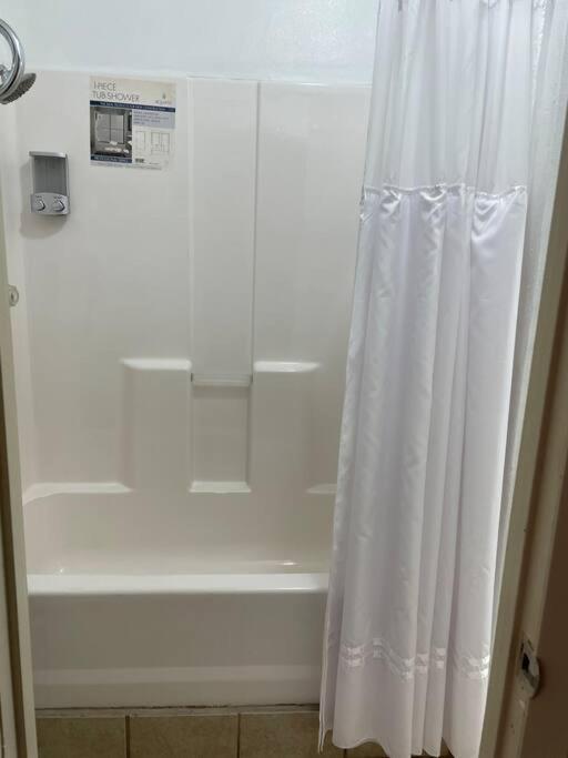 Large Piece Of Heaven Back House Apartamento